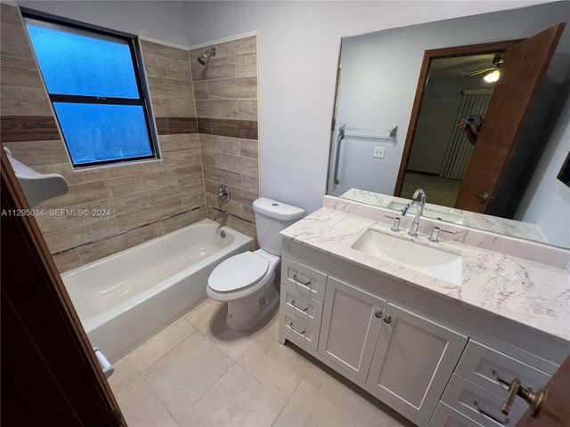 1921 SW Hickock Ter, Port St. Lucie, FL 34953