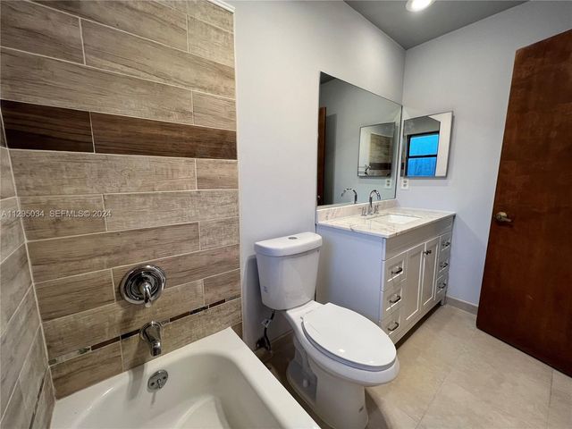 1921 SW Hickock Ter, Port St. Lucie, FL 34953