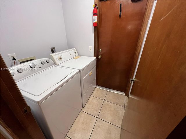 1921 SW Hickock Ter, Port St. Lucie, FL 34953