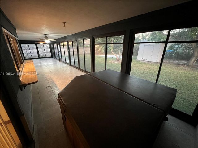 1921 SW Hickock Ter, Port St. Lucie, FL 34953