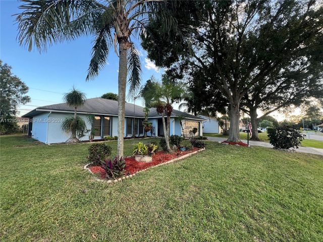 1921 SW Hickock Ter, Port St. Lucie, FL 34953