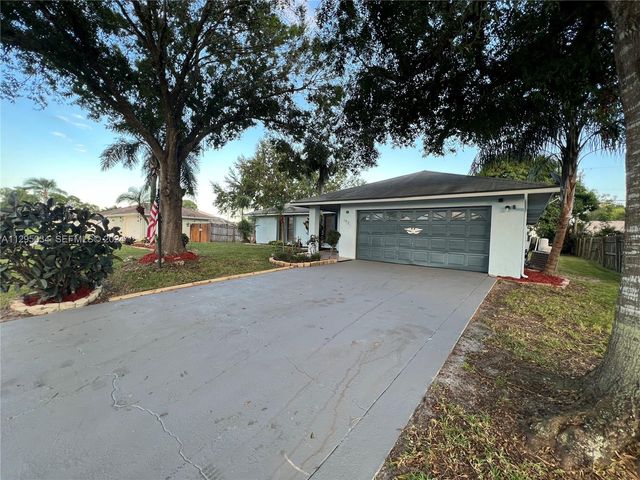 1921 SW Hickock Ter, Port St. Lucie, FL 34953