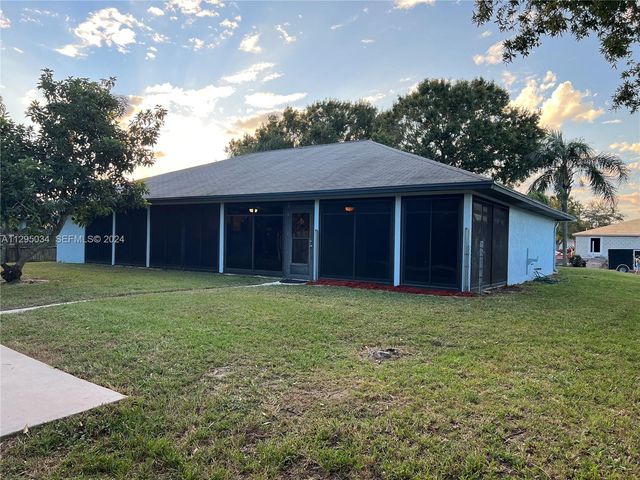 1921 SW Hickock Ter, Port St. Lucie, FL 34953