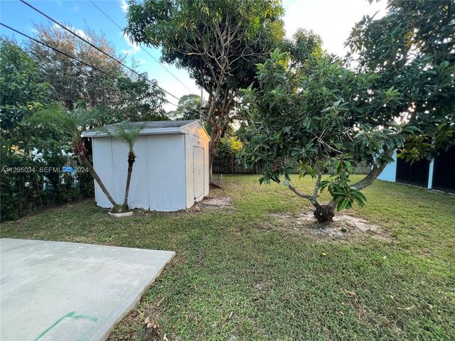 1921 SW Hickock Ter, Port St. Lucie, FL 34953