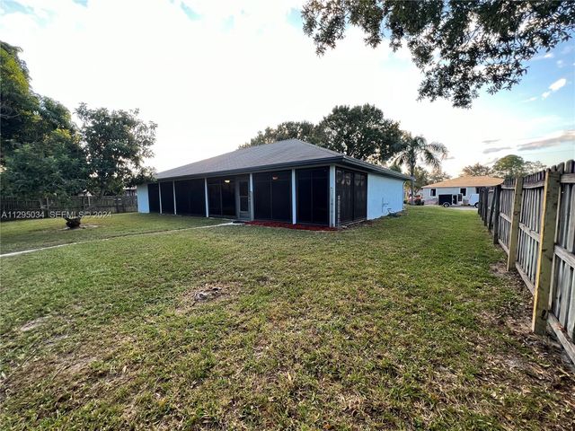 1921 SW Hickock Ter, Port St. Lucie, FL 34953