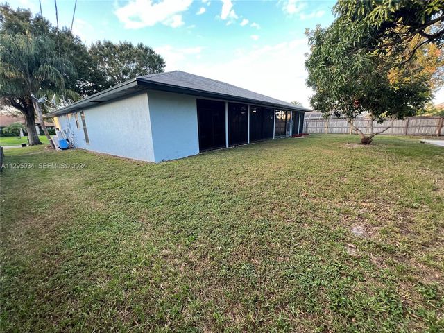 1921 SW Hickock Ter, Port St. Lucie, FL 34953