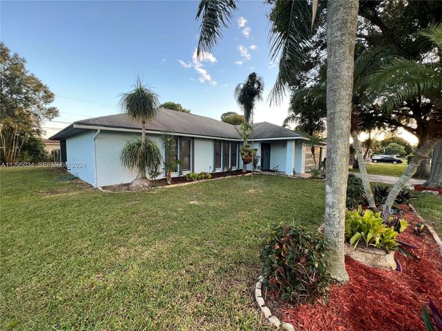 1921 SW Hickock Ter, Port St. Lucie, FL 34953