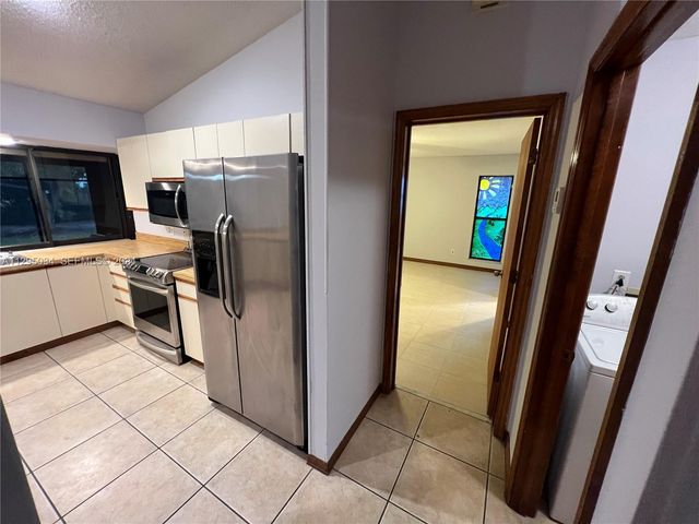 1921 SW Hickock Ter, Port St. Lucie, FL 34953