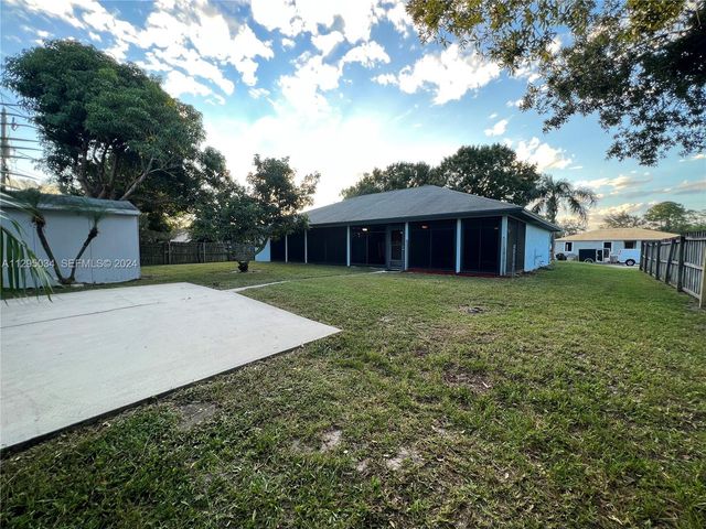 1921 SW Hickock Ter, Port St. Lucie, FL 34953