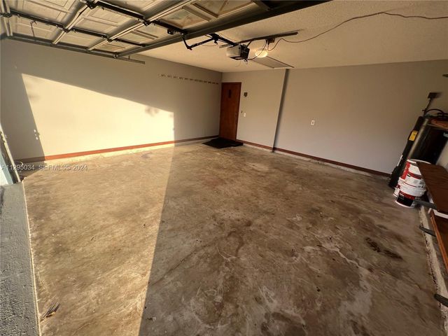 1921 SW Hickock Ter, Port St. Lucie, FL 34953
