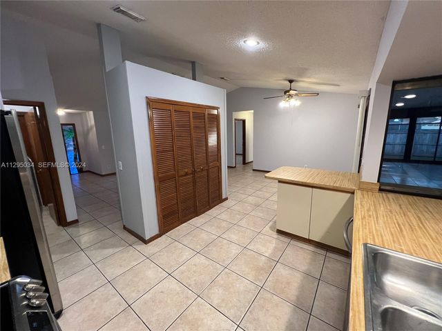 1921 SW Hickock Ter, Port St. Lucie, FL 34953