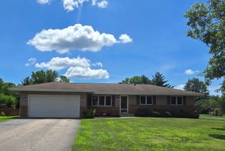 12075 Blue Spruce Drive, Roscoe, IL 61073