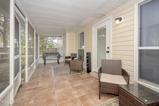 56 Lakeview Drive, Ocean Springs, MS 39564