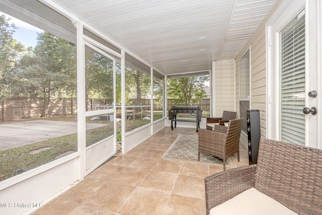 56 Lakeview Drive, Ocean Springs, MS 39564