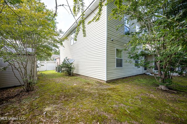 56 Lakeview Drive, Ocean Springs, MS 39564