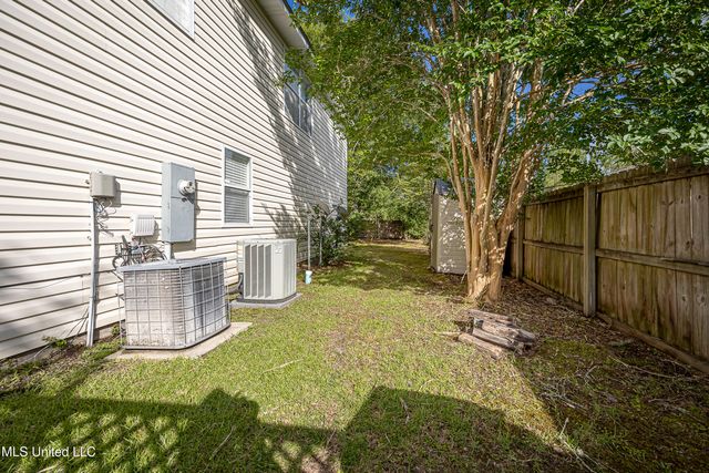 56 Lakeview Drive, Ocean Springs, MS 39564