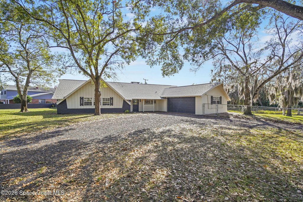 2675 Hillcrest Avenue, Titusville, FL 32796