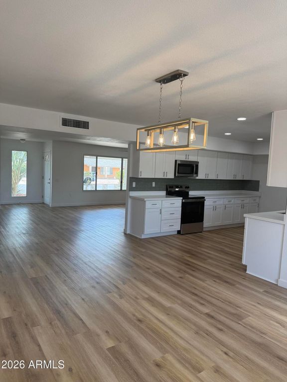 9742 W ALABAMA Avenue, Sun City, AZ 85351 — photo 5