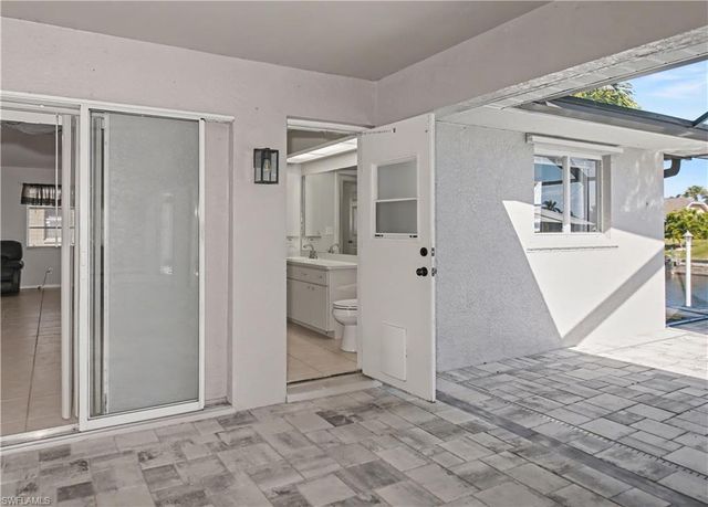 2201 SE 10th AVE, Cape Coral, FL 33990