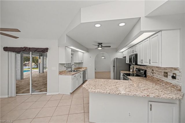 2201 SE 10th AVE, Cape Coral, FL 33990