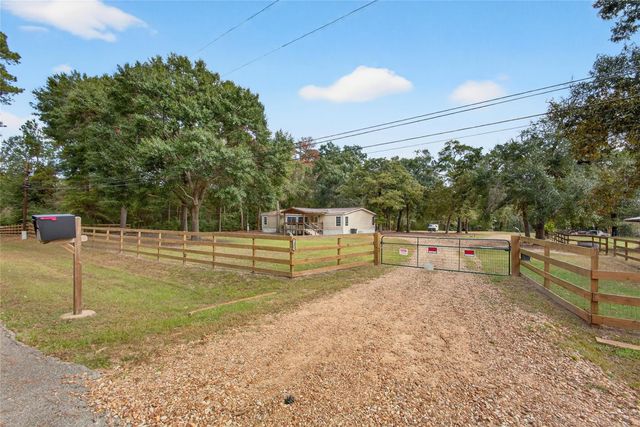 7365 Washington Avenue, Montgomery, TX 77316
