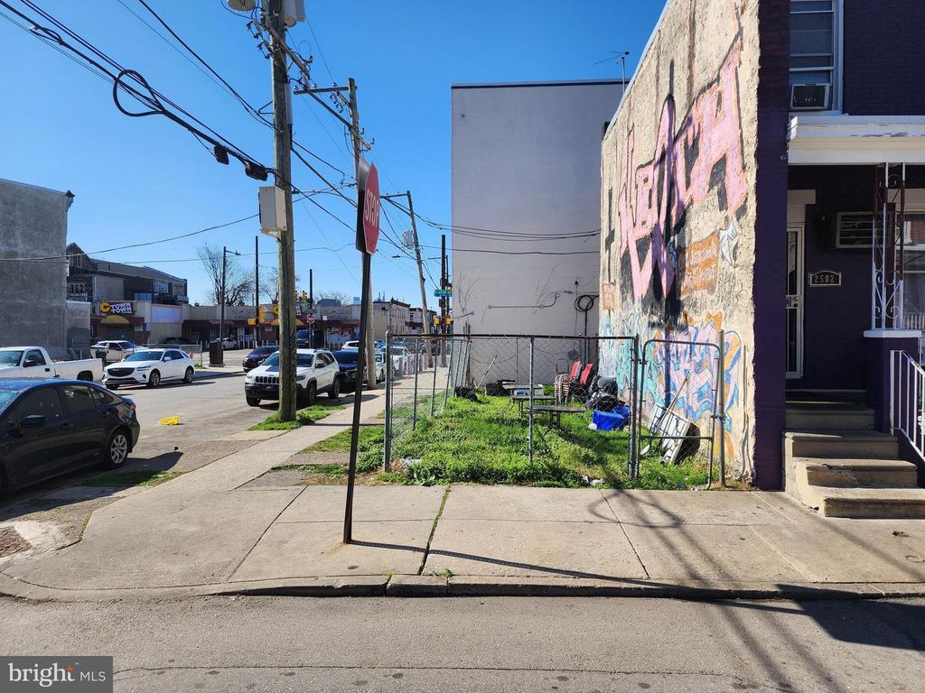2500 W STERNER ST, Philadelphia, PA 19132