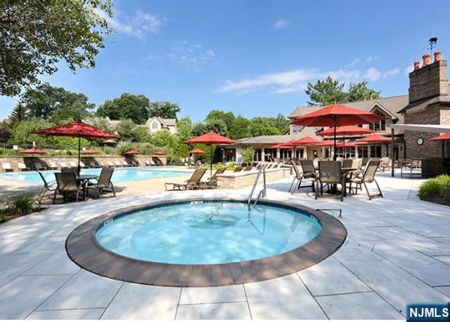 153 Ashley Place, Park Ridge, NJ 07656