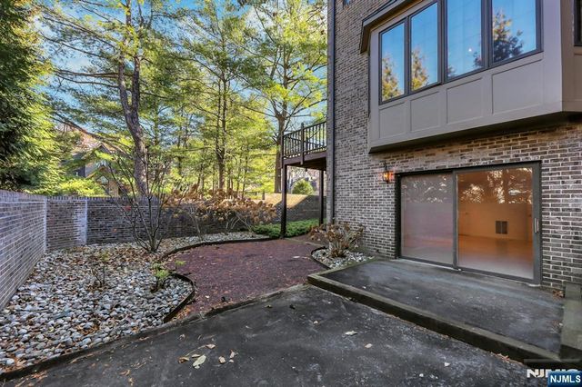 153 Ashley Place, Park Ridge, NJ 07656