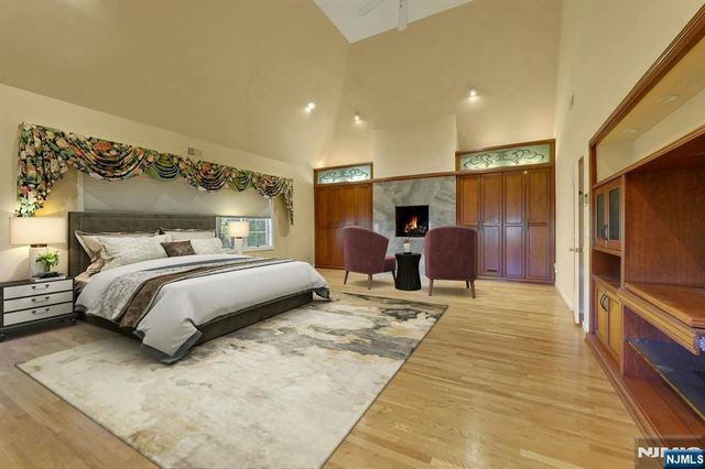 153 Ashley Place, Park Ridge, NJ 07656