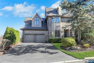 153 Ashley Place, Park Ridge, NJ 07656