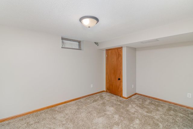 1448 Glynview Trail, Faribault, MN 55021