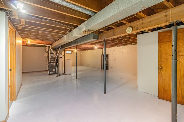 1448 Glynview Trail, Faribault, MN 55021