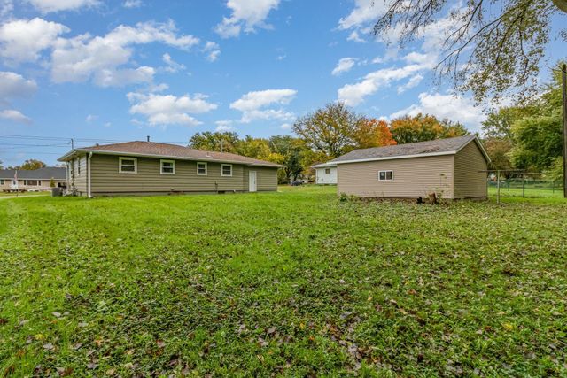 1448 Glynview Trail, Faribault, MN 55021