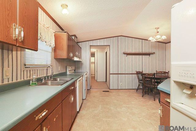 29437 Burns Ln, Walker, LA 70785