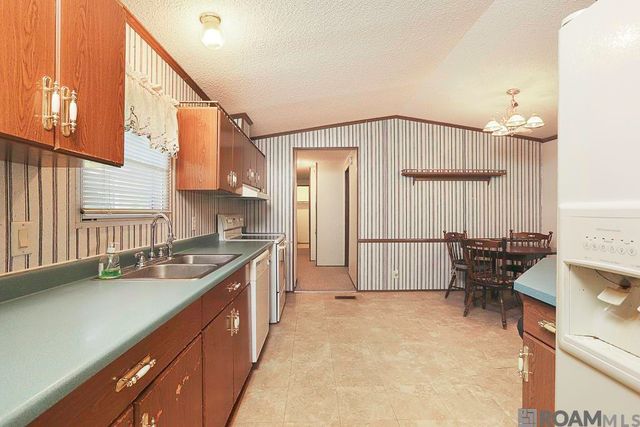 29437 Burns Ln, Walker, LA 70785