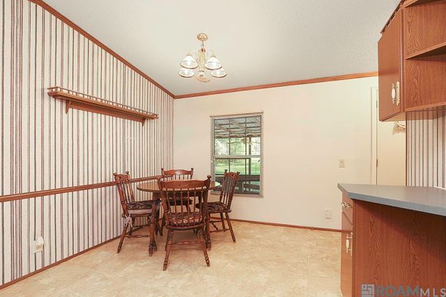 29437 Burns Ln, Walker, LA 70785