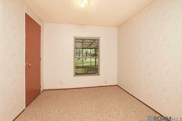 29437 Burns Ln, Walker, LA 70785