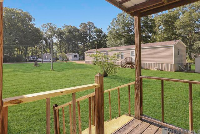 29437 Burns Ln, Walker, LA 70785