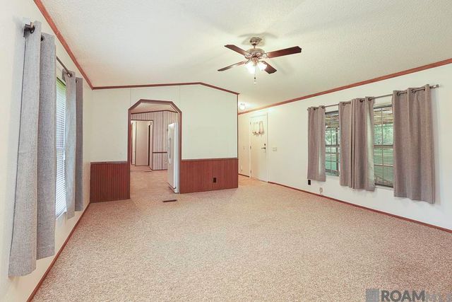 29437 Burns Ln, Walker, LA 70785