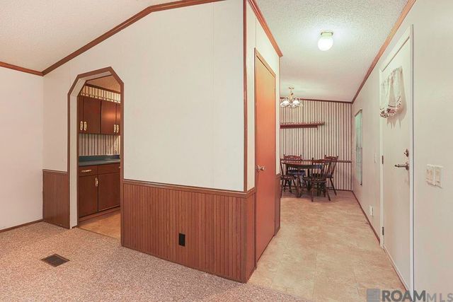 29437 Burns Ln, Walker, LA 70785