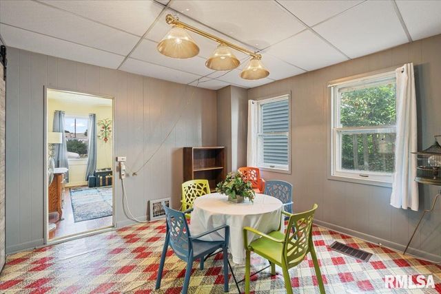 1505 W 14TH Street, Davenport, IA 52804