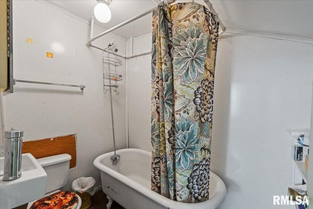 1505 W 14TH Street, Davenport, IA 52804