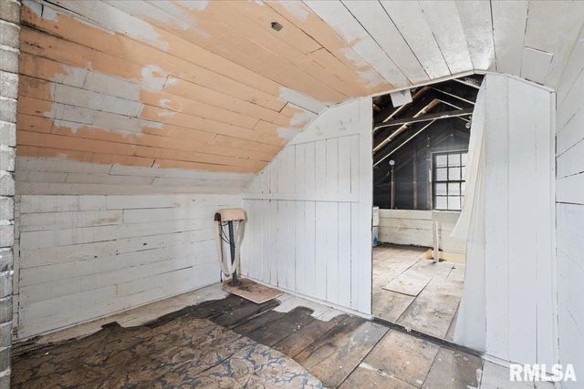 1505 W 14TH Street, Davenport, IA 52804