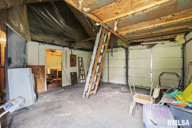 1505 W 14TH Street, Davenport, IA 52804