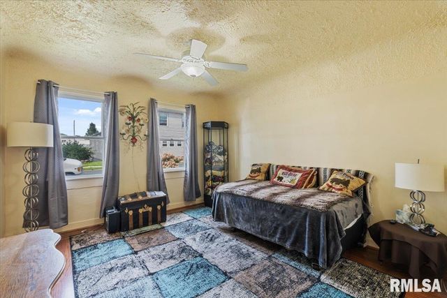 1505 W 14TH Street, Davenport, IA 52804