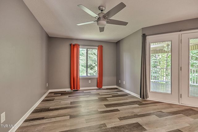 5 Poplar Wood Court, Johnson City, TN 37604