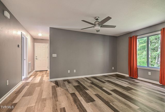 5 Poplar Wood Court, Johnson City, TN 37604