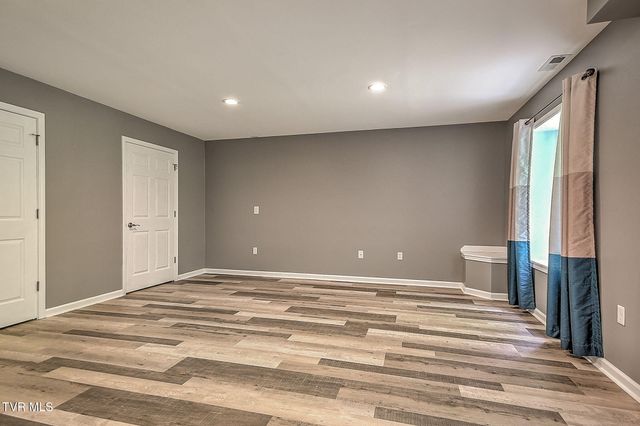 5 Poplar Wood Court, Johnson City, TN 37604