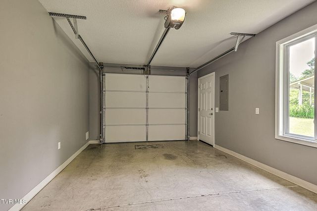 5 Poplar Wood Court, Johnson City, TN 37604