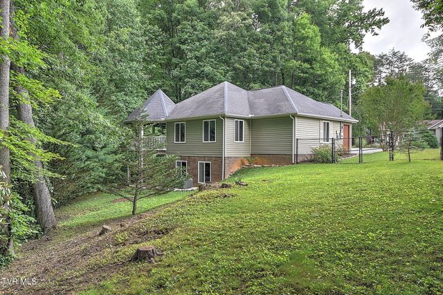 5 Poplar Wood Court, Johnson City, TN 37604